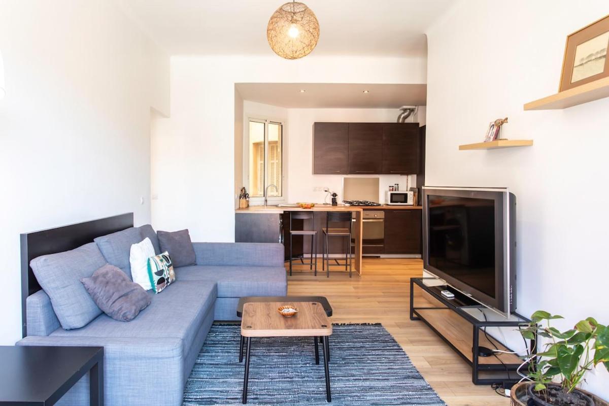 #37 1bdr Bagatelle, Promenade, Sea Front Balcony & Ac