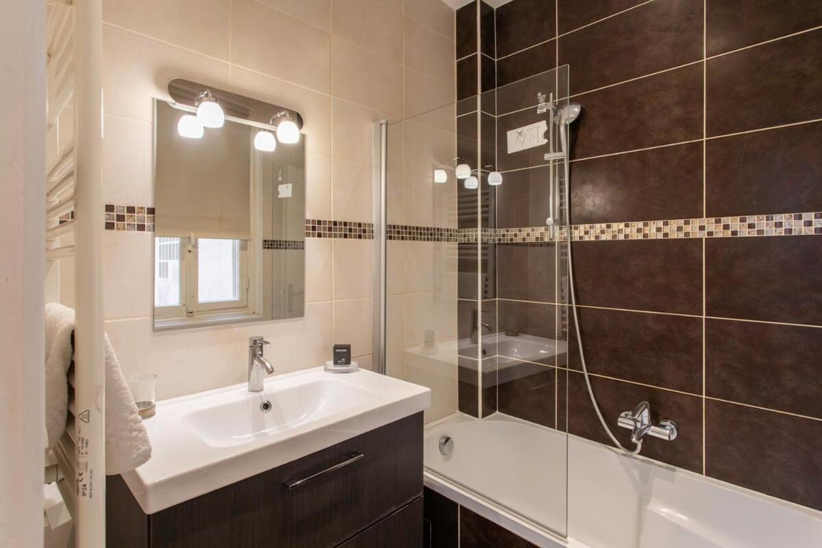 #37 1bdr Bagatelle, Promenade, Sea Front Balcony & Ac *