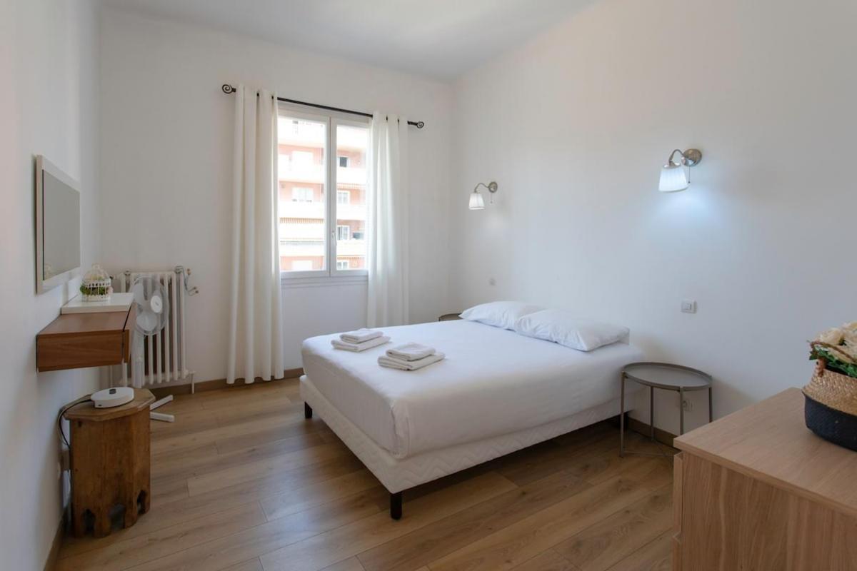 #37 1bdr Bagatelle, Promenade, Sea Front Balcony & Ac