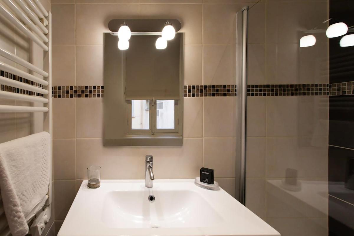 Apartment #37 1bdr Bagatelle, Promenade, Sea Front Balcony & Ac *